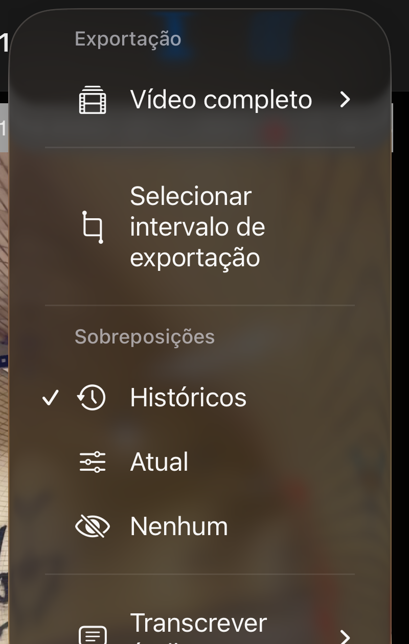 Menu Mais da reprodução de vídeo com a entrada Transcrever áudio abaixo das seções de exportação e sobreposições