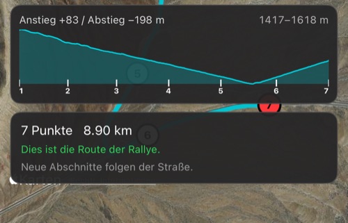 Der Geländestreifen mit Anstieg und Abstieg, dem Höhenband und den Punktnummern über der Statuskarte