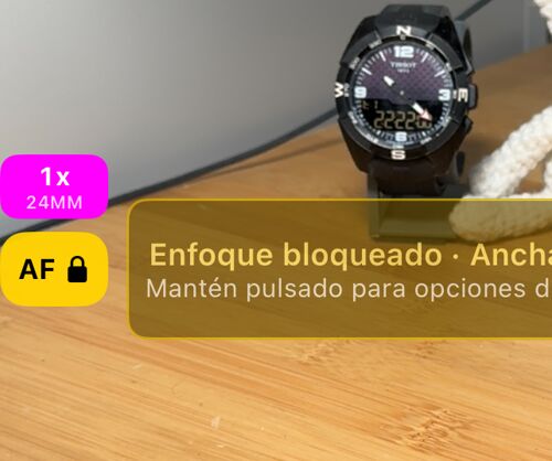 El botón AF bloqueado, amarillo con el candado cerrado, y la confirmación «Enfoque bloqueado · Ancha · 42 %»
