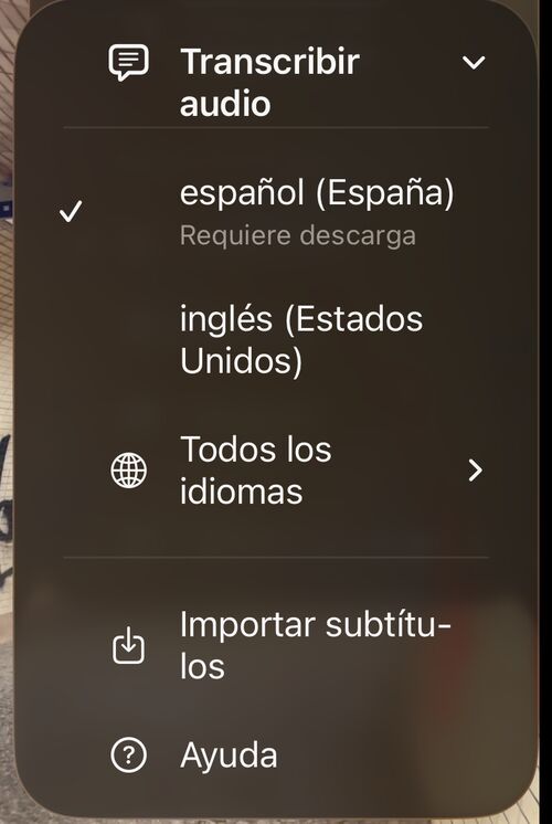 Lista de idiomas de transcripción encabezada por los idiomas propios, seguida de Todos los idiomas, Importar subtítulos y Ayuda
