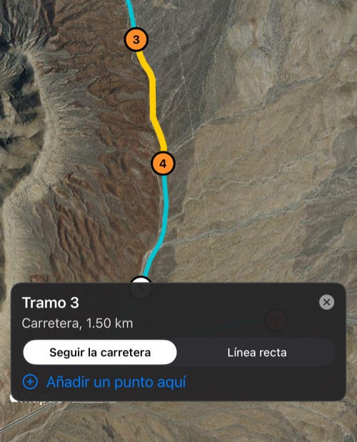 El tramo 3 seleccionado en el mapa, con su tarjeta: la longitud de la carretera, el selector Seguir la carretera / Línea recta y Añadir un punto aquí