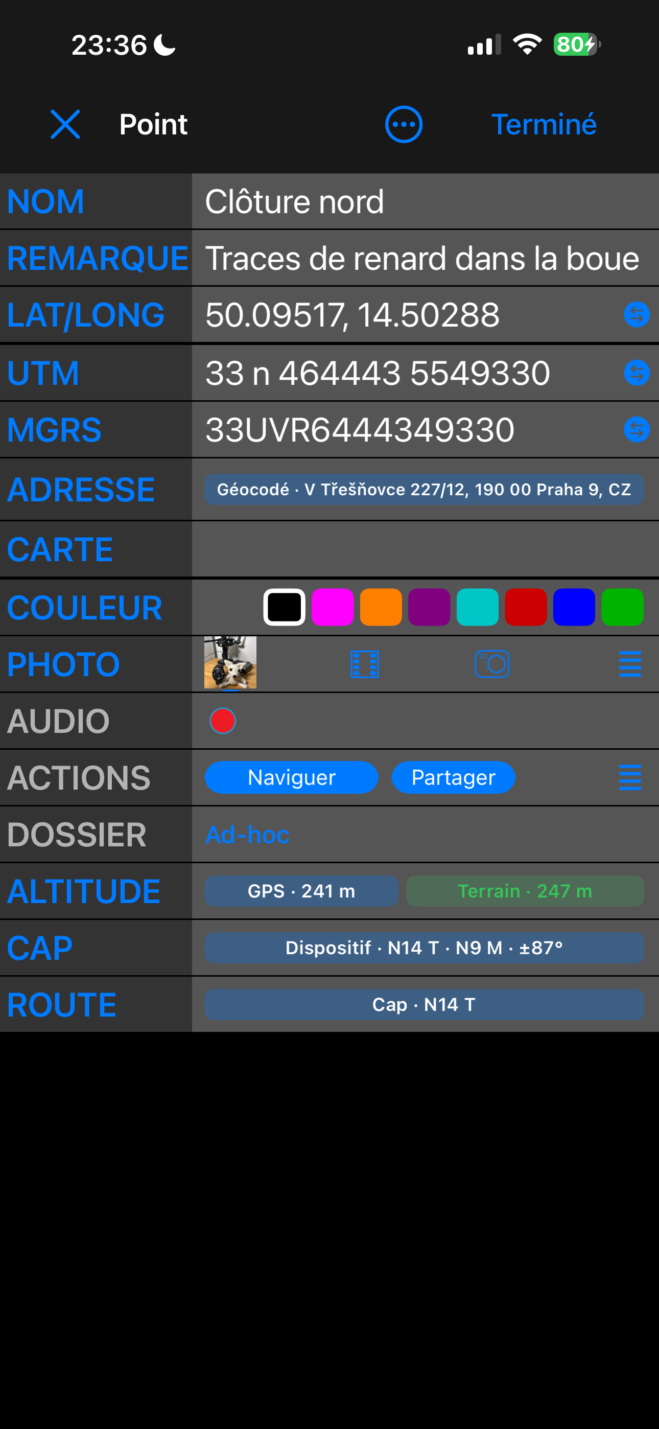 L’éditeur de point en vue Avancée, avec Altitude, Cap et Direction en bas de la liste