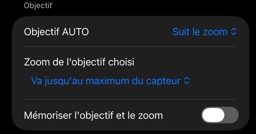 La section « Objectif » dans les réglages des commandes du viseur : « Objectif AUTO », « Zoom de l’objectif choisi » et « Mémoriser l’objectif et le zoom »