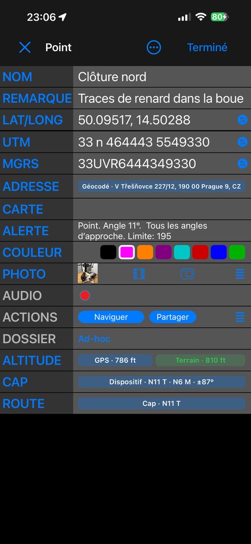 L’éditeur de point en vue Avancée, avec Altitude, Cap et Direction en bas de la liste