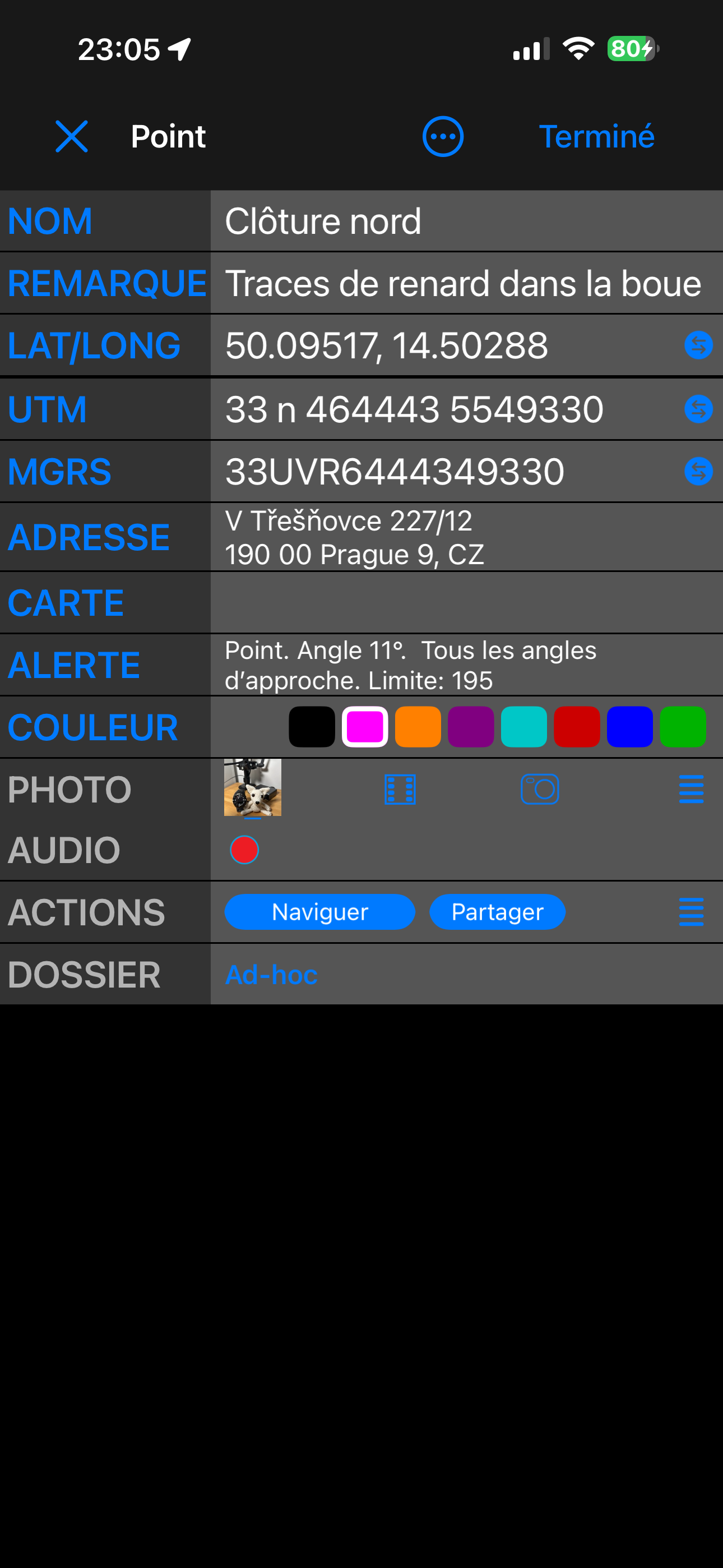 L&rsquo;éditeur de point en vue Simple : NOM, REMARQUE, LAT/LONG, UTM, MGRS, ADRESSE, CARTE, COULEUR, PHOTO, AUDIO, ACTIONS et DOSSIER, une ligne chacun