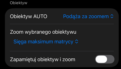 Ustawienia Sterowania wizjerem: sekcja Obiektyw z ustawieniem Obiektyw AUTO oraz Zapamiętuj obiektyw i zoom
