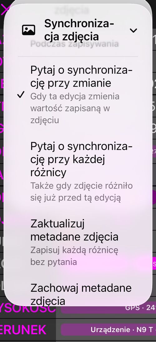 Sekcja Przy zapisie w menu Synchronizacja zdjęcia z czterema możliwościami