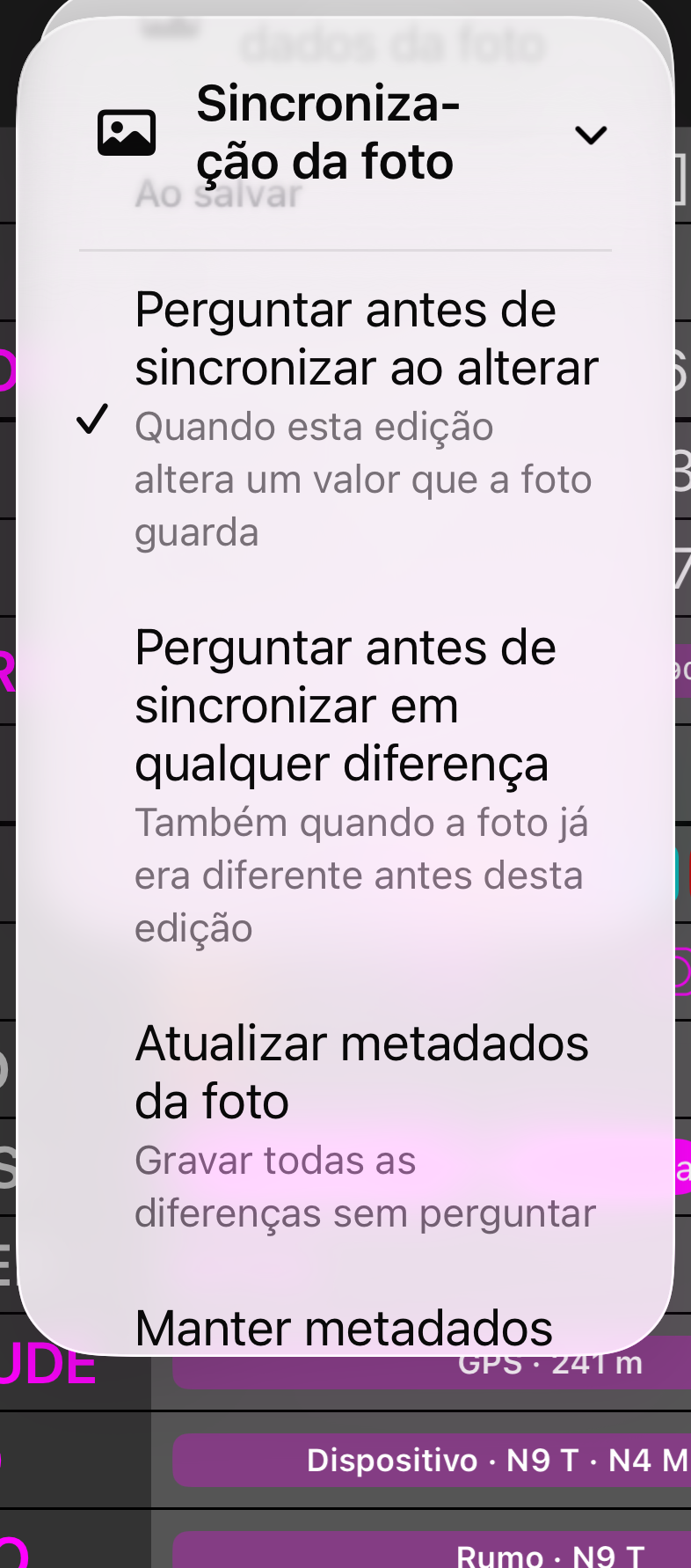 A seção Ao salvar do menu Sincronização da foto, com suas quatro opções