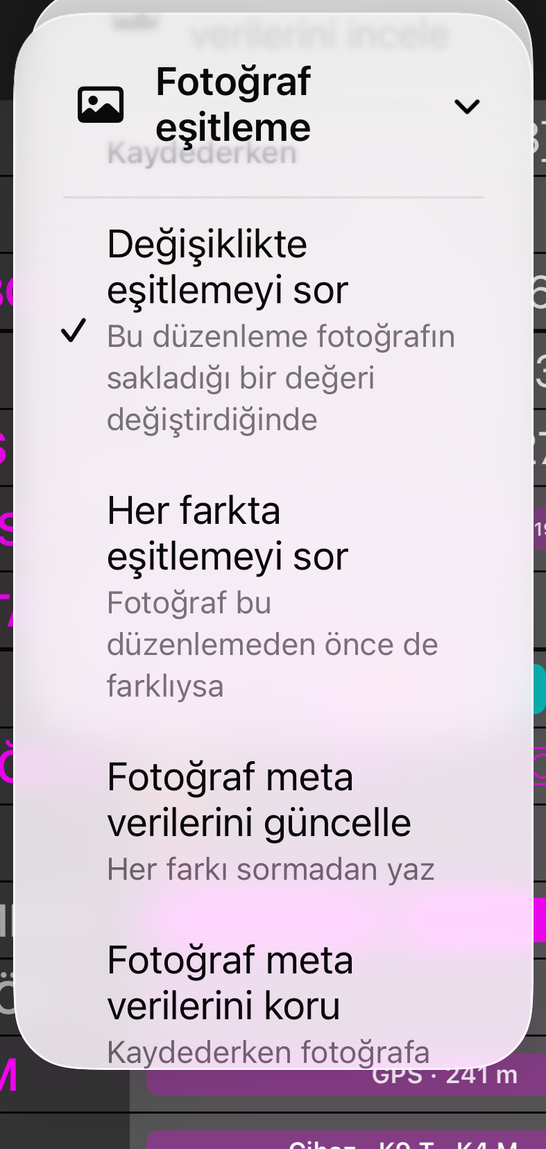 Fotoğraf eşitleme menüsünün Kaydederken bölümü ve dört seçeneği