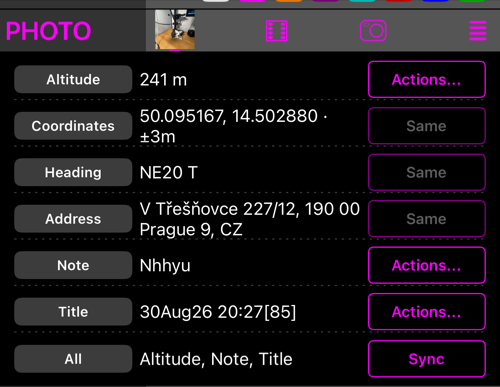 Mục Photo đã mở, với các dòng Altitude, Coordinates, Heading, Address, Note và Title, mỗi dòng hiện giá trị của ảnh, và dòng All